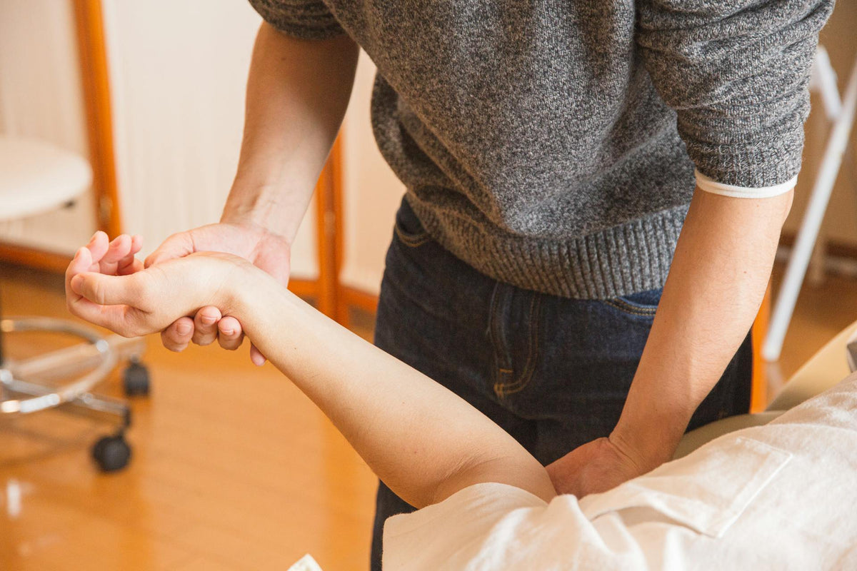 Is Massage Good for Multiple Sclerosis? Benefits and Research